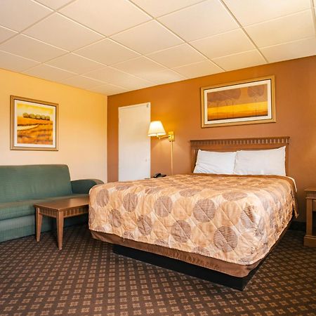 Faulds Motel ซาร์เนีย ภายนอก รูปภาพ